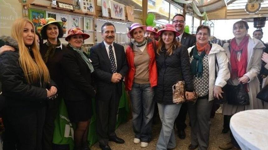 Kadınlara Hanımeli Sokağı A&ccedil;ıldı