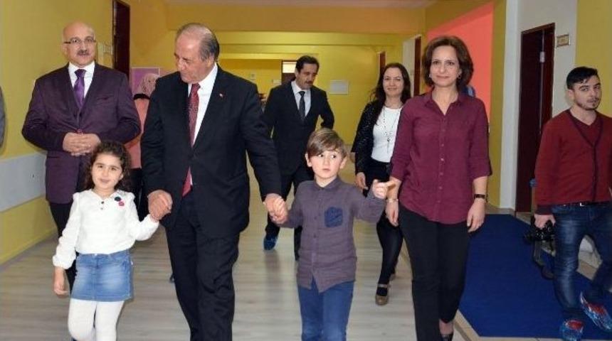 Vali Kara Anaokulu Öğrencilerine Masal Okudu