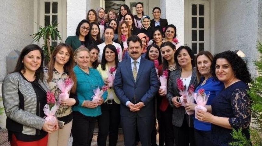 Adana Adliyesi’nde ’kadınlar Günü’ Kutlaması