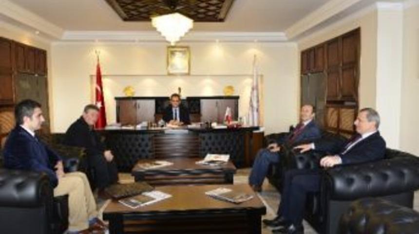 T&uuml;rk Ocağı Rekt&ouml;r &Ouml;zer&rsquo;i Ziyaret Etti