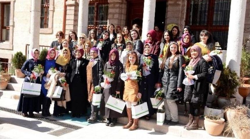 Başkan Toru, Bayan Gazetecilerle Buluştu