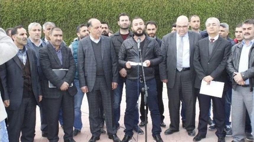 Menemen&rsquo;de Minib&uuml;s&ccedil;&uuml;ler İsyan Bayrağı A&ccedil;tı