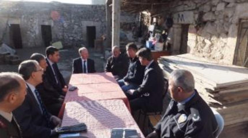 Vali Ceylan Cizre&rsquo;de Gazi Olan Askeri Ziyaret Etti