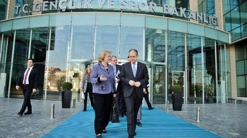 Bakan &Ccedil;ağatay Kılı&ccedil;, Almanya Devlet Bakanı Maria B&ouml;hmer İle Bir Araya Geldi