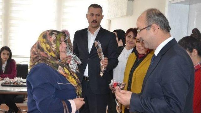 Başkan Gülcüoğlu’ndan Bayan Belediye Personeline 8 Mart Dünya Kadınlar Günü Hediyesi
