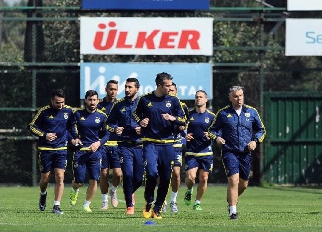 Fenerbah&ccedil;e, Braga Ma&ccedil;ı Hazırlıklarını S&uuml;rd&uuml;r&uuml;yor