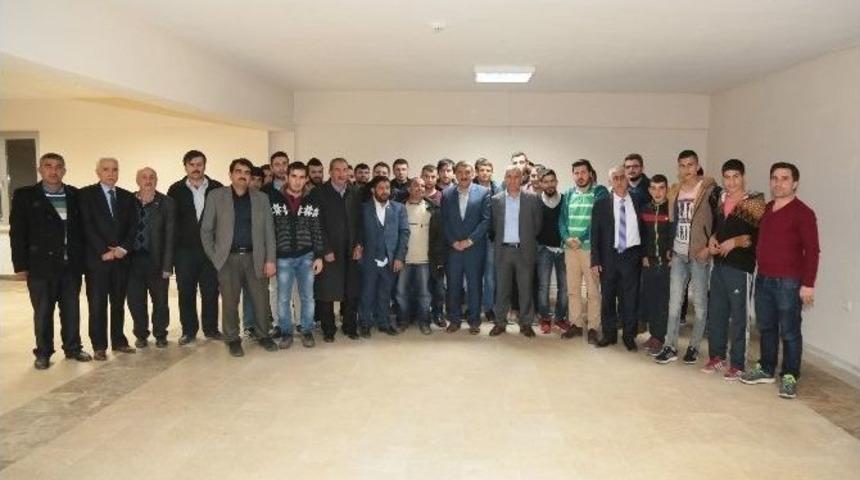 G&uuml;rkan, Sınava Girecek &Ouml;ğrencilerle Bir Araya Geldi