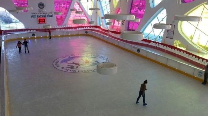 Buz Pateni Pistinde Yenileme &Ccedil;alışmaları Tamamlandı