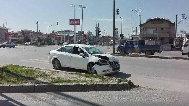 Göreve Giden Ambulans Kaza Yaptı