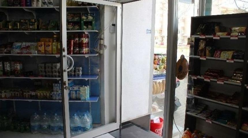 Paraları D&ouml;ke D&ouml;ke Ka&ccedil;tılar