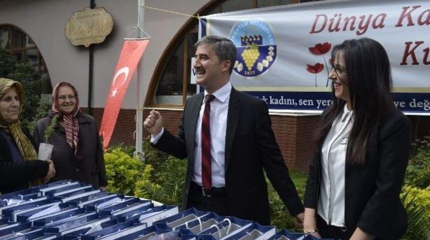 Başkan Şirin&rsquo;den Turgutlulu Kadınlara Jest
