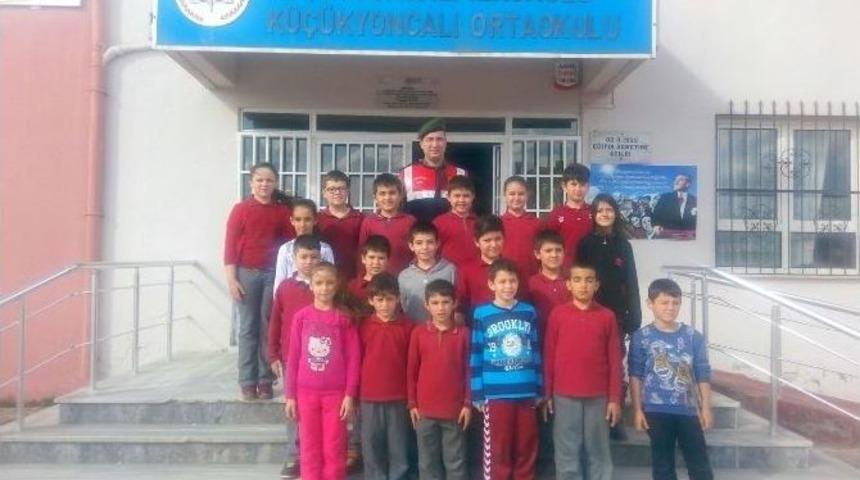 Jandarmadan &Ouml;ğrencilere Trafik Eğitimi