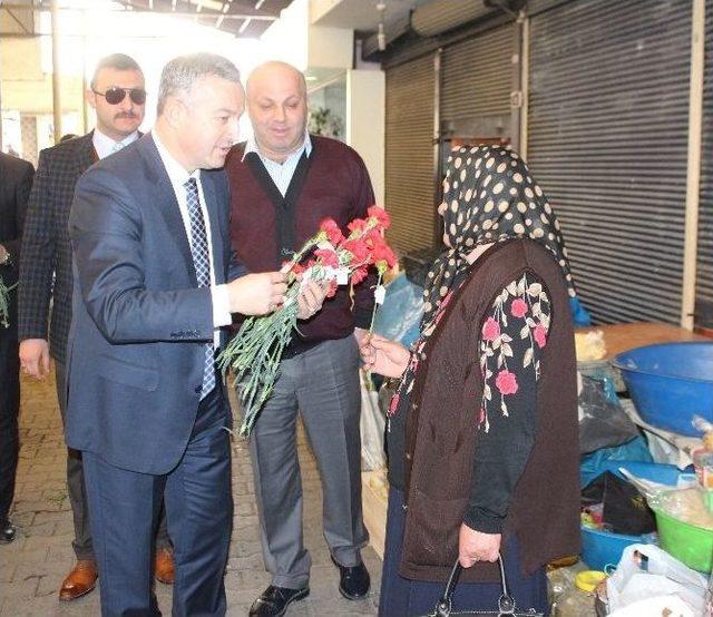 Altınordu Belediyesi&rsquo;nden Esnaf Kadınlara Karanfil 1