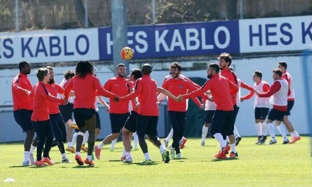 Trabzonspor, Mersin İdmanyurdu Ma&ccedil;ı Hazırlıklarını S&uuml;rd&uuml;r&uuml;yor