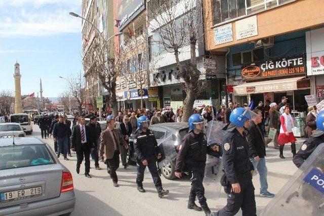 Kadınlar Günü Yürüyüşünde Gerginlik