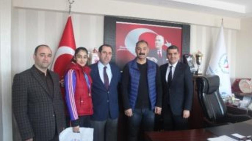 Başarılı Tekvandocudan Mehmet Demir&rsquo;e Ziyaret