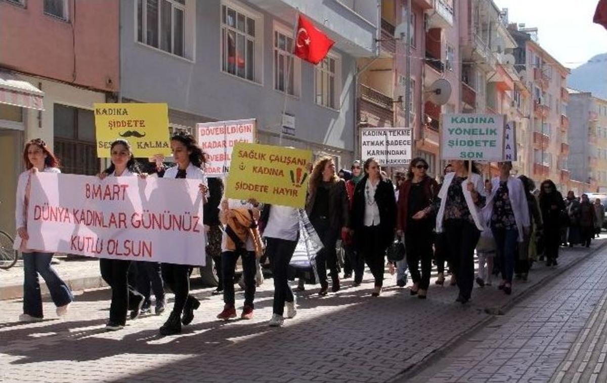 Bozkurtlu Kadınlar Şiddete Karşı Y&uuml;r&uuml;d&uuml;
