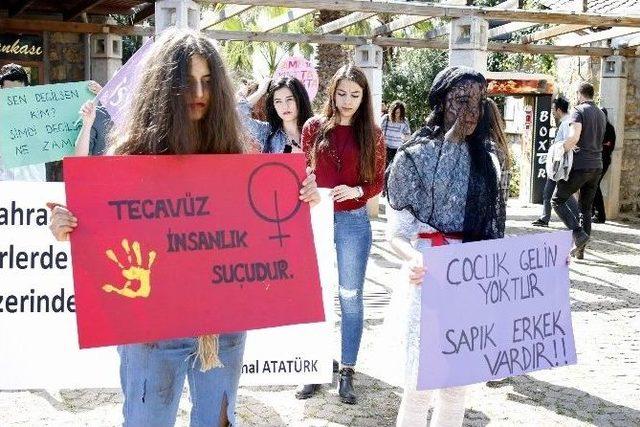 Mor Y&uuml;z, Yırtık Kıyafetli Ve &Ccedil;ocuk Gelinli Kadınlar G&uuml;n&uuml; Kutlaması 1