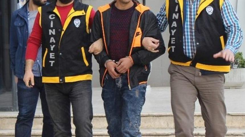 Tuğlasına Oturdu Diye Arkadaşını &Ouml;ld&uuml;rd&uuml;