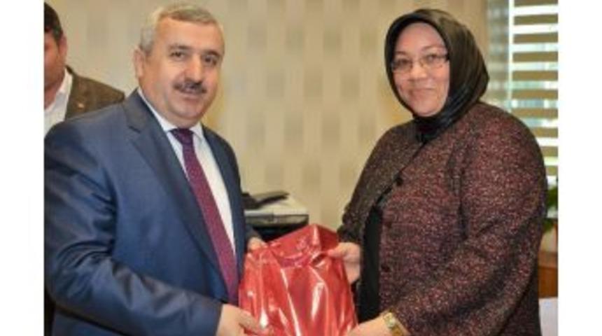 Başkan Baran Bayan Personellerin D&uuml;nya Kadınlar G&uuml;n&uuml;n&uuml; Kutladı