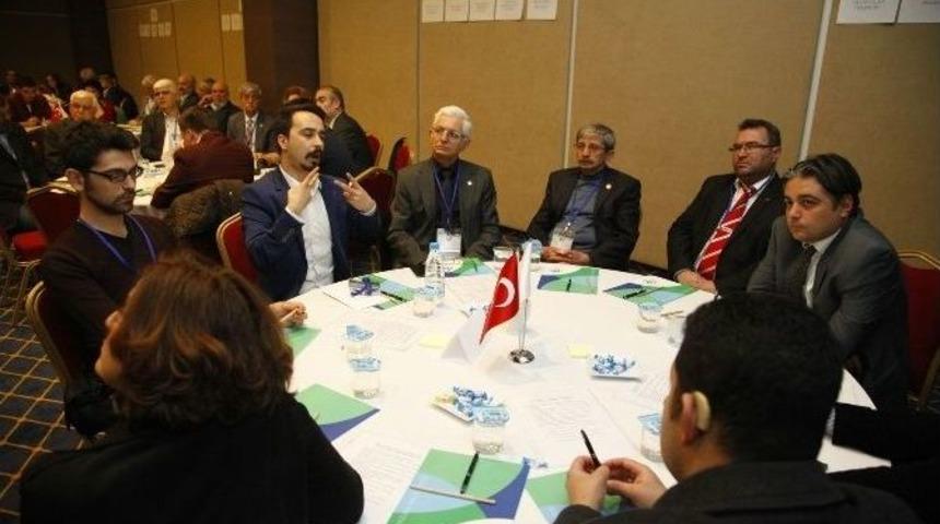 Odunpazarı Belediyesi&rsquo;nin &Ccedil;alıştayına İşitme Engelliler De Katıldı