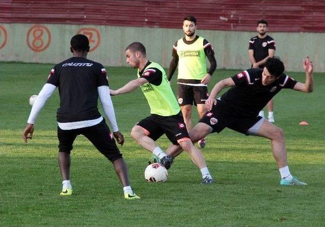 Adanaspor’da Liderlik Keyfi Sürüyor