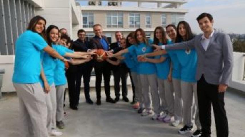 &Ccedil;ekmek&ouml;y Belediyesi Kadın Basketbol Takımı&rsquo;ndan 8 Mart Mesajı