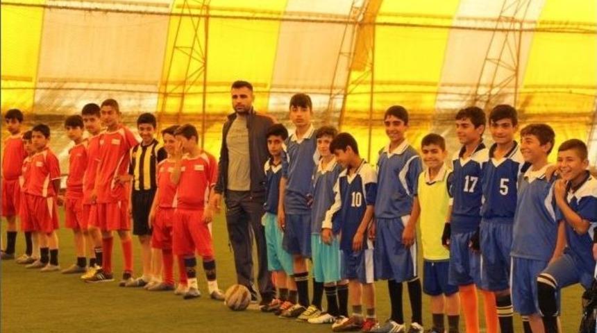 Silopi &lsquo;de K&uuml;&ccedil;&uuml;k Erkekler Futbol Turnuvası Yapıldı