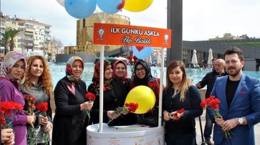 Ak Parti Aydın Teşkilatı, Kadınlara Karanfil Dağıttı