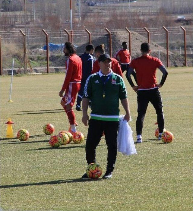 Medicana Sivasspor, Kasımpaşa Ma&ccedil;ına Hazırlanıyor 3