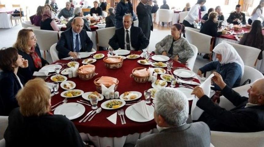 Rekt&ouml;r Harmandar&rsquo;dan Anlamlı Davet