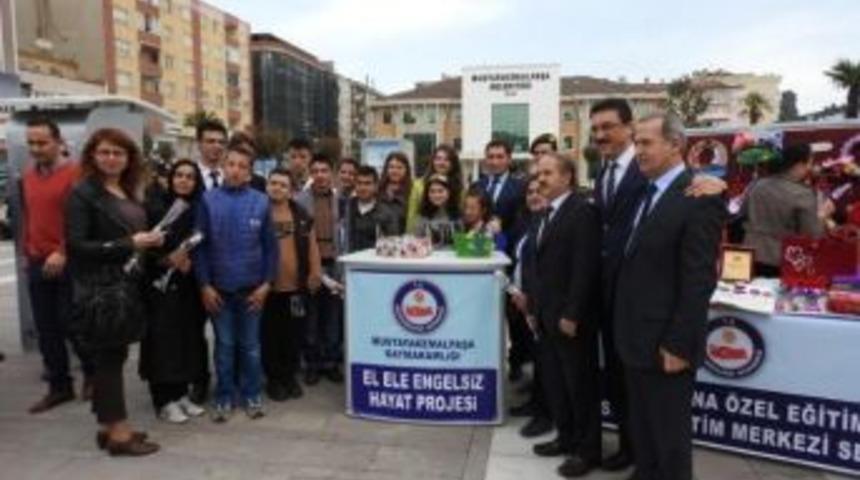Engellilerden Kadınlara Anlamlı Hediye