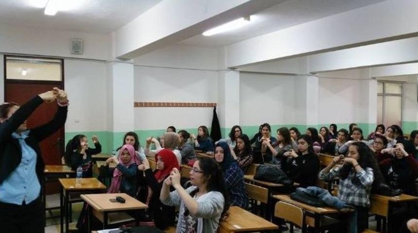 &Ouml;demiş&rsquo;te &Ouml;ğrenciler İşaret Dili &Ouml;ğreniyor