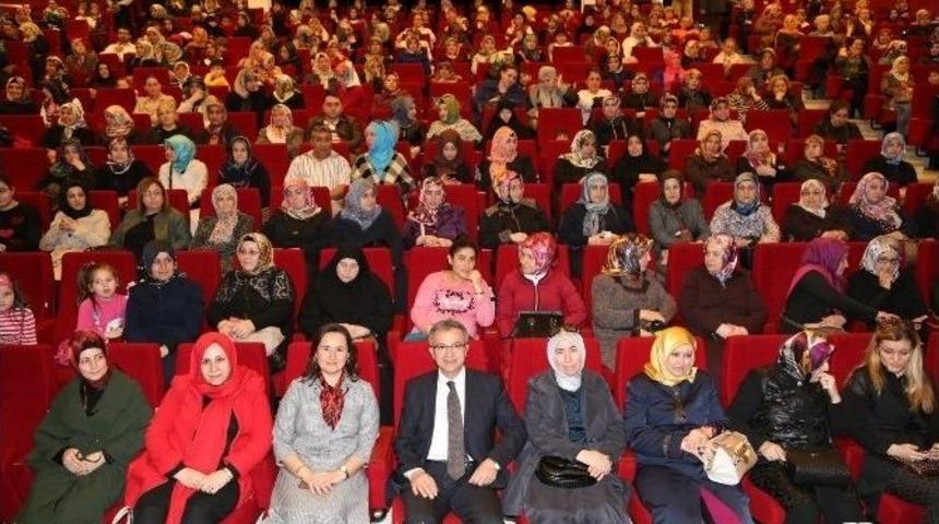 İkbal G&uuml;rpınar Gebzeli Kadınlarla Buluştu