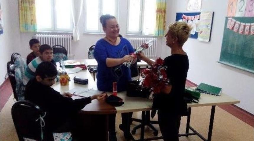 &Ouml;zel Annelerin &Ouml;zel G&uuml;nlerini Unutmadılar