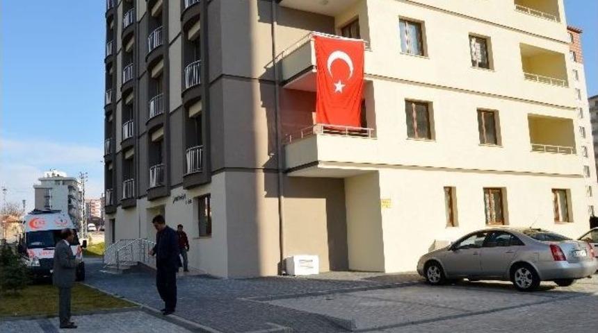 Şehit Polis Memuru Muzaffer Tufaner&rsquo;in Evinde H&uuml;z&uuml;n Hakim