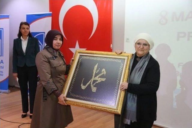 Van’da ‘kadın Olmanın Sorumlulukları’ Konulu Seminer 2