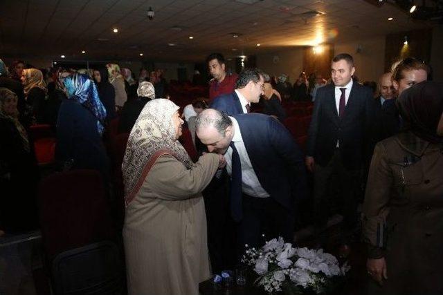 Van’da ‘kadın Olmanın Sorumlulukları’ Konulu Seminer 3