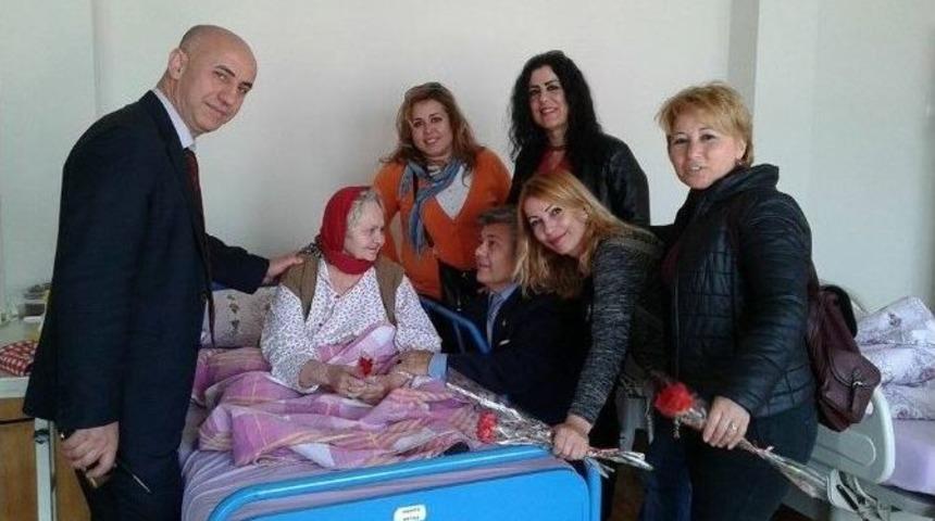 Ayvalıklı Engelliler Balıkesir Yaşlı Bakım Ve Rehabilitasyon Merkezine Anlşamlı Ziyaret