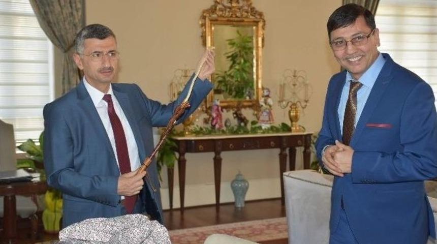 &Ouml;ğrenciler İngilizce Dergi &Ccedil;ıkarıyor