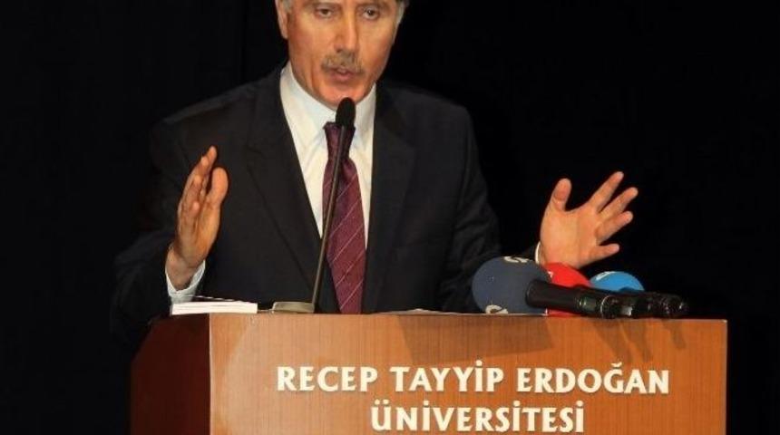 Şeref Malko&ccedil;, Rize&rsquo;de Yeni Anayasayı Anlattı