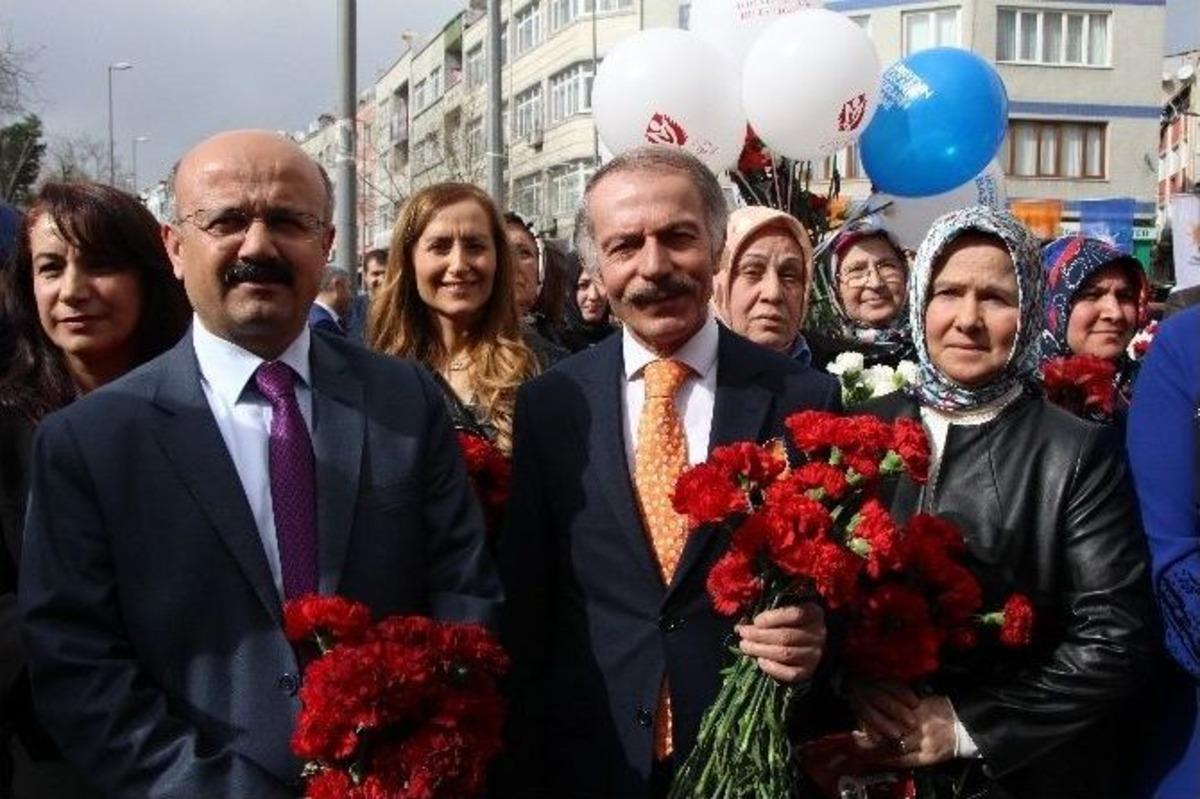 Bayrampaşa&rsquo;da 8 Mart D&uuml;nya Kadınlar G&uuml;n&uuml;&rsquo;nde Sevgi Y&uuml;r&uuml;y&uuml;ş&uuml; D&uuml;zenlendi