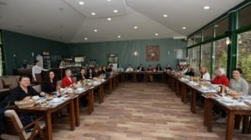 Osmangazili Kadınlar Yemekte Buluştu