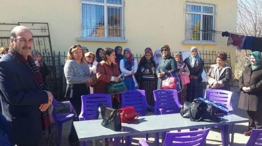 Mast&ouml;b Kadınlar G&uuml;n&uuml;n&uuml;, K&ouml;yl&uuml; Kadınlarla Kutladı