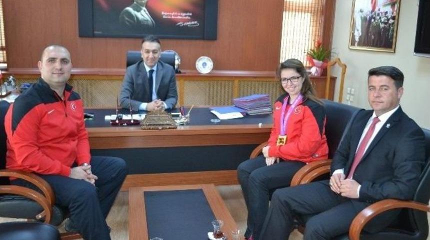 Şampiyon Ok&ccedil;uya &Ccedil;ifte Altın