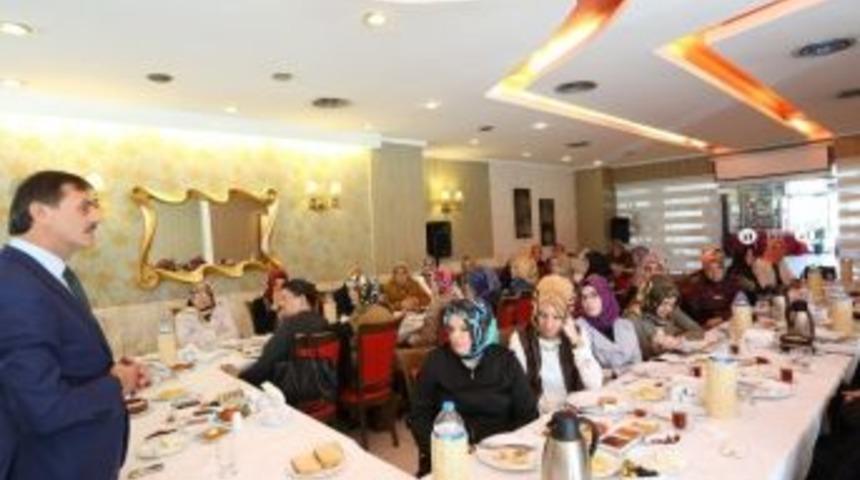 Başkan Alemdar Kadınlar G&uuml;n&uuml;n&uuml; Kutladı