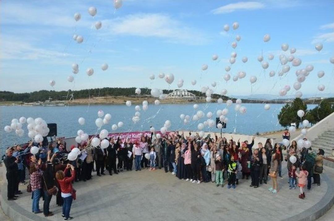 80 Kadın &ldquo;umut&rdquo; Balonlarını G&ouml;ky&uuml;z&uuml;ne Bıraktılar