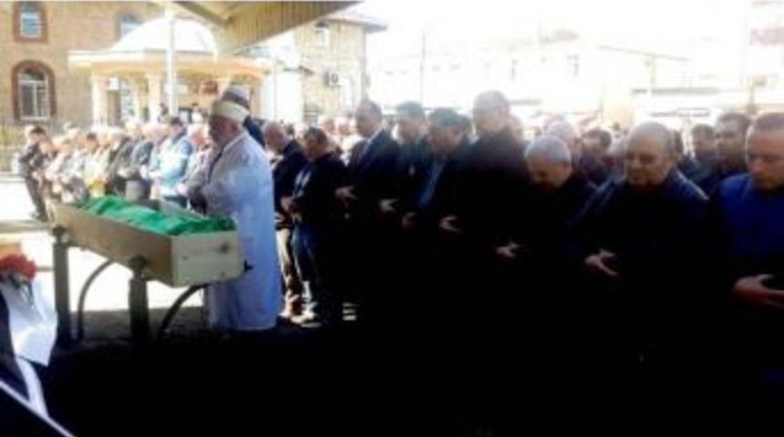 Prof. Dr. İsmet Berber S&uuml;rmene&rsquo;de Toprağa Verildi