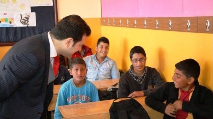 Fırat, Bulgu İlk Ve Orta Okulunu Ziyaret Etti