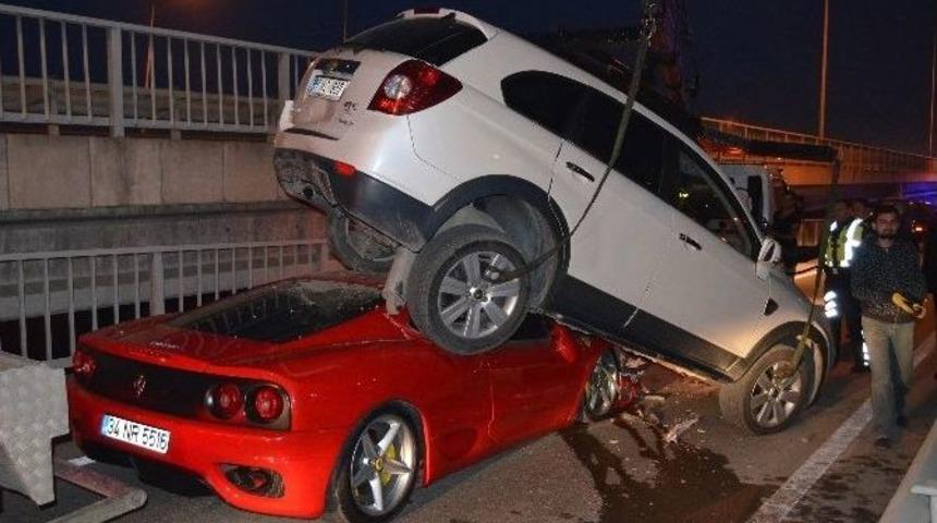 L&uuml;ks Ara&ccedil; Otomobile &Ccedil;arptı: 2 Yaralı